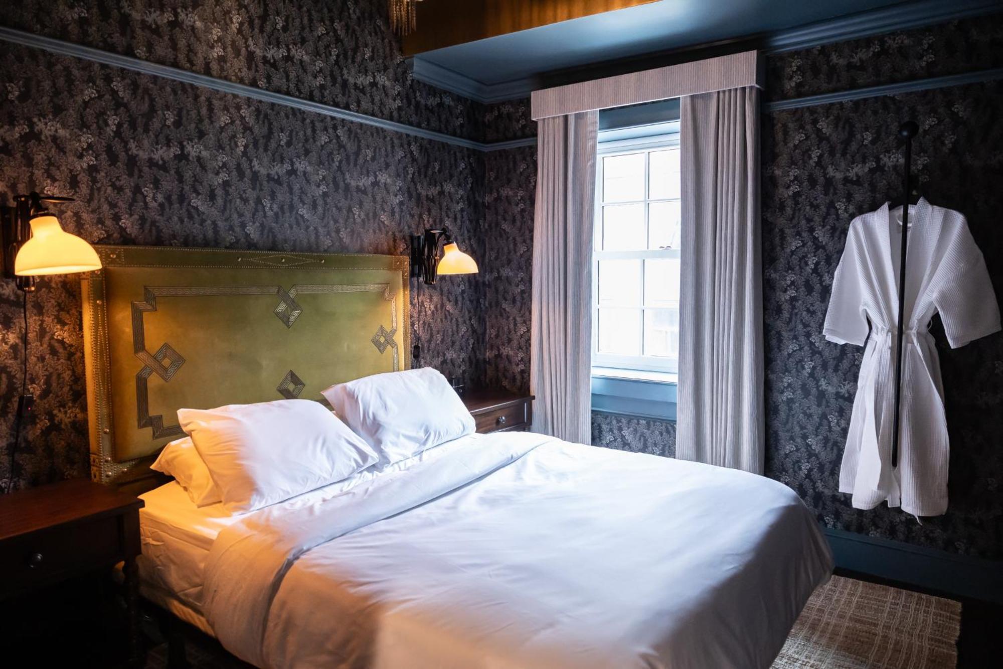 Deluxe King Suite,1740677618:JPEG